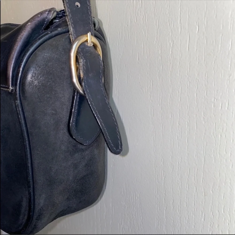 Gucci Black Leather Crossbody Bag with Red and Blue Stripe